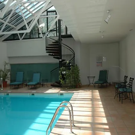 Hotel De 4*