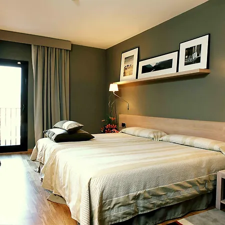 Hotel De 4*