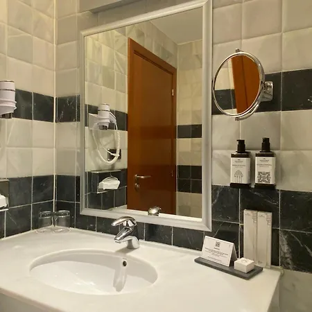 Hotell De 4*
