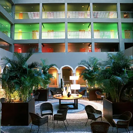 Hotel De 4*