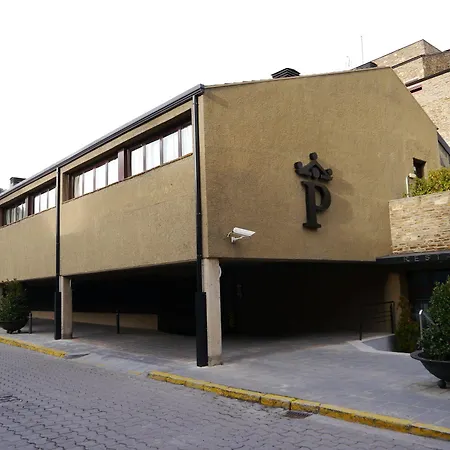 Hotel De 4*