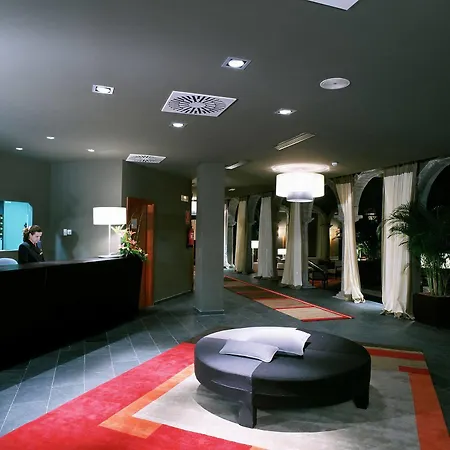 Hotel De 4*
