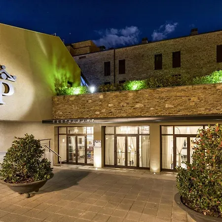 Hotel De 4*